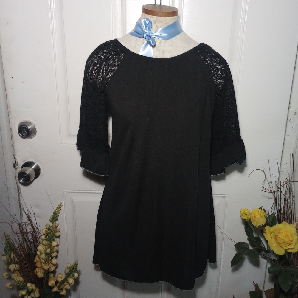 WinWin Black Solid Lace 3/4 Sleeve Tunic Round Neckline Size S-M